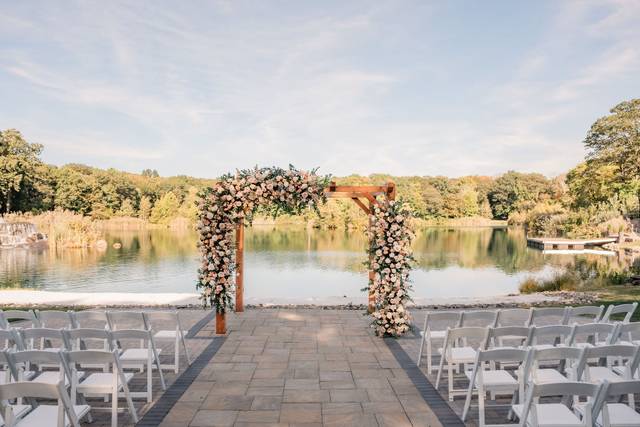 Rock Island Lake Club