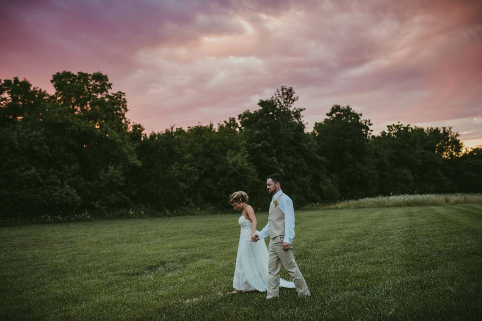 Lovers taking a stroll - Monphotography