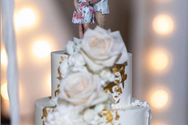 Standing on their own cake 2