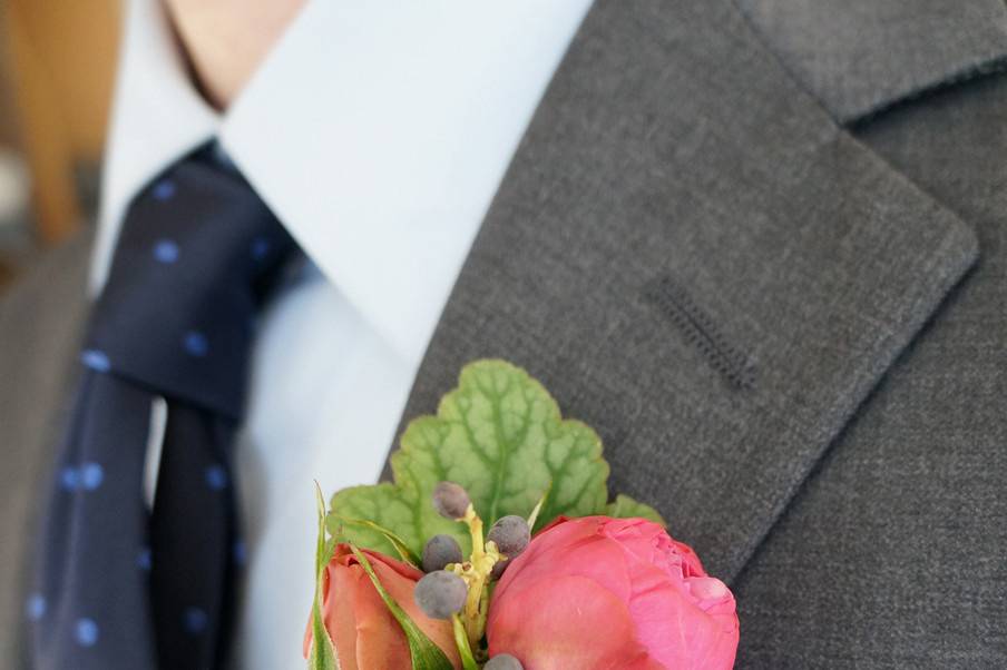 Grace Kim Floral & Event Design- pink groom's boutonniere: garden rose buds, privet berries