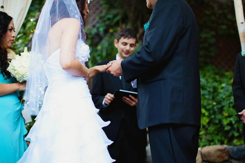 Officiant Eric