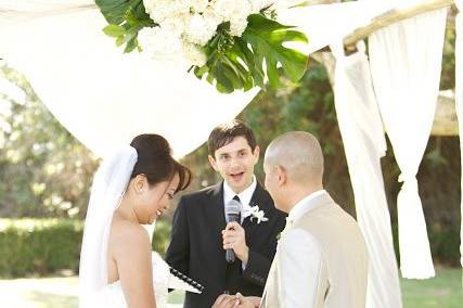 Officiant Eric