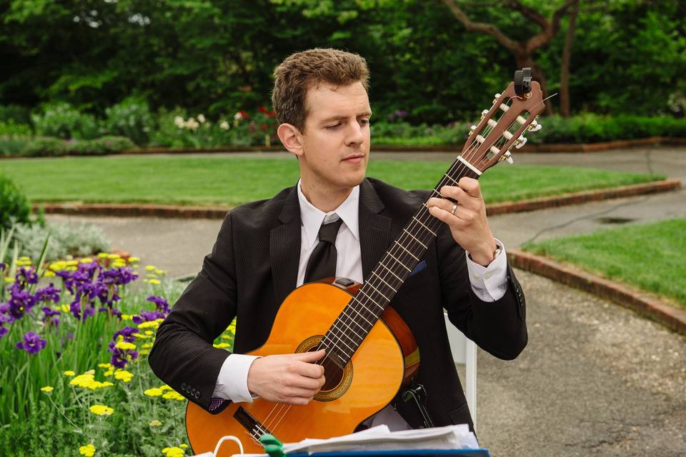 Jim Falbo (classical/romantic acoustic guitarist)