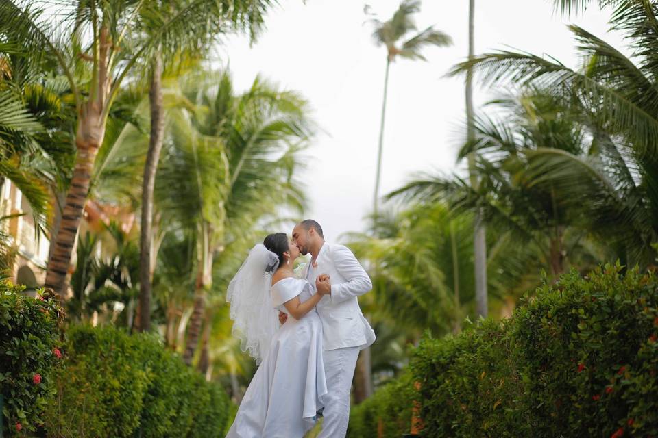 Tropical wedding destinations available