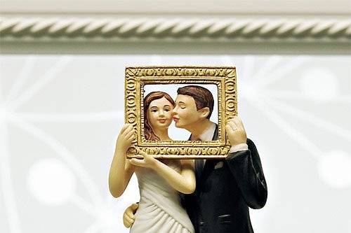 Picture Perfect Couple Romantic Wedding Cake topper -WS9012
