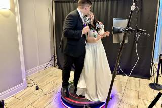 Love, Unique 360 Photobooth