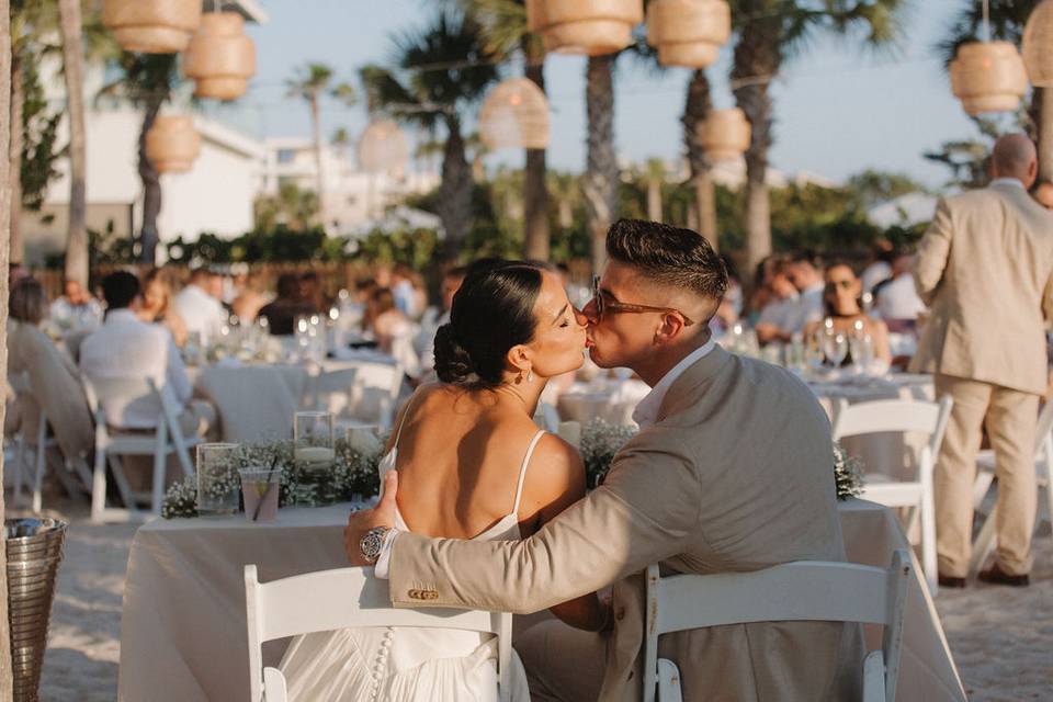Table Kisses