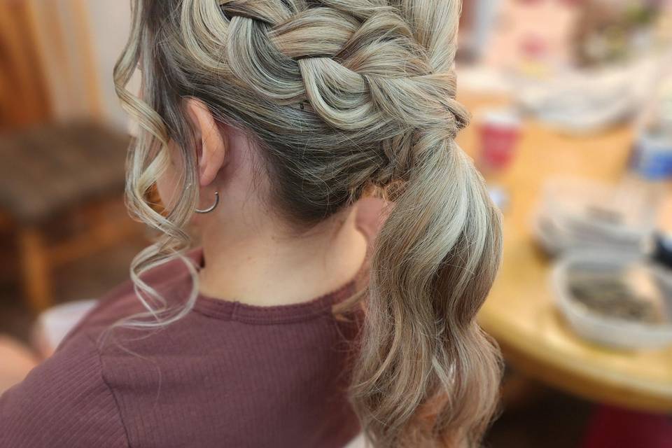 Braided pony