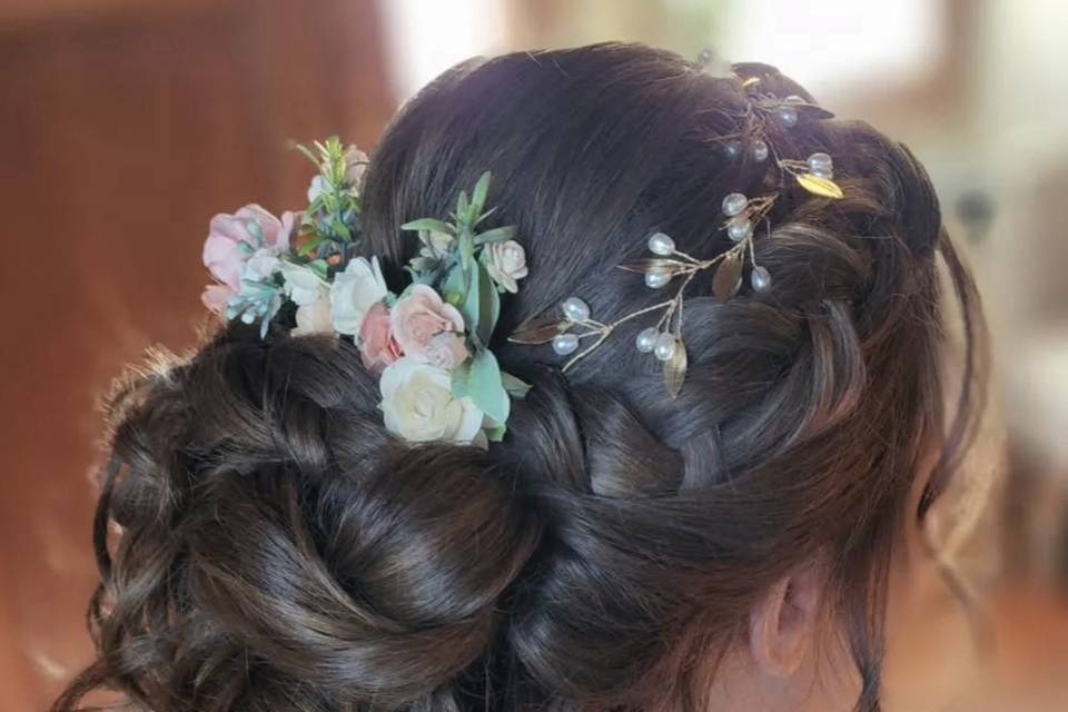 Messy updo with flowers