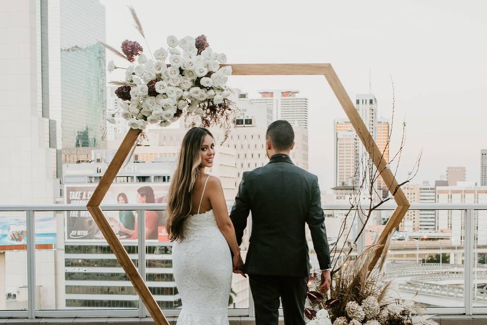 Ceremony aisle and arch