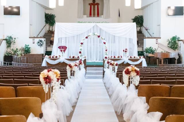 Ceremony floral decor