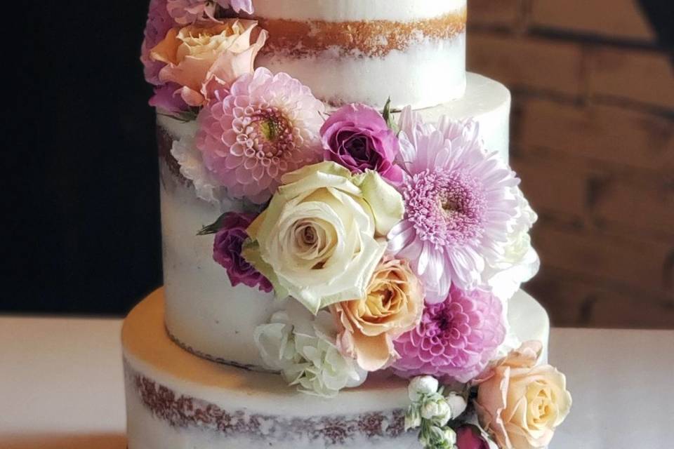 Semi-naked cake with florals