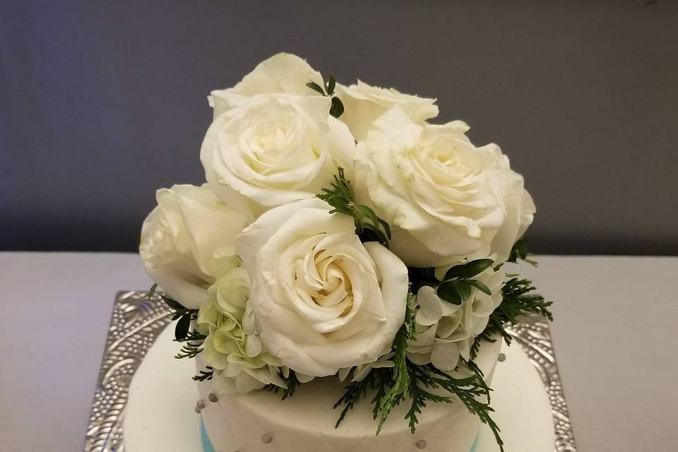 Cake with bouquet