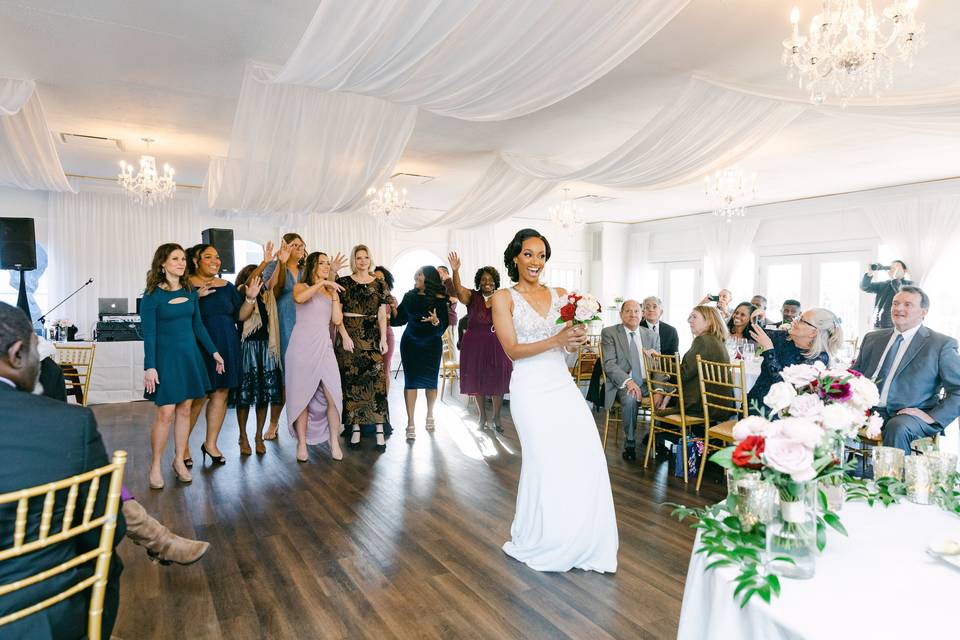 Bouquet toss