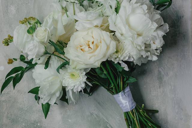 Lux White Bridal Bouquet