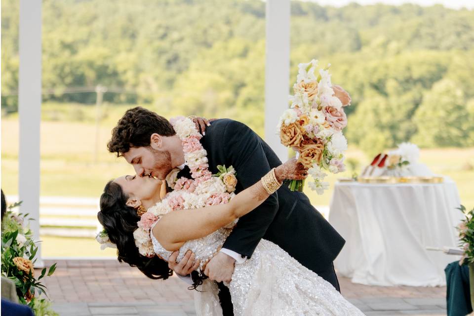 Spring Wedding Kiss