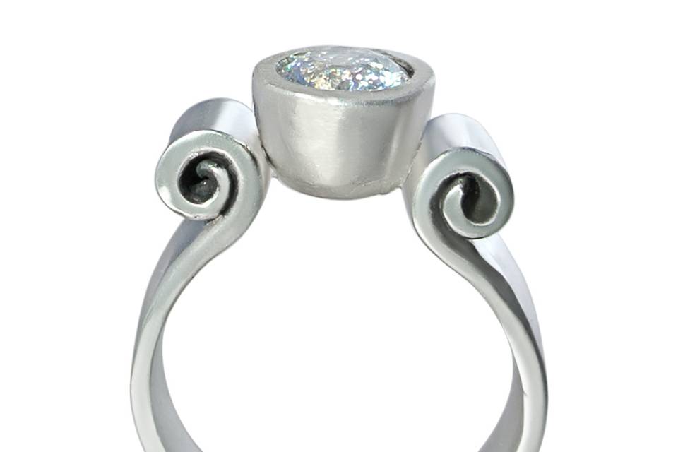 Volute ring with 2ct Diamond