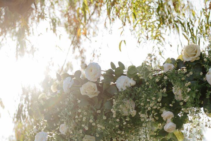 White Fully-Flowered Arbor