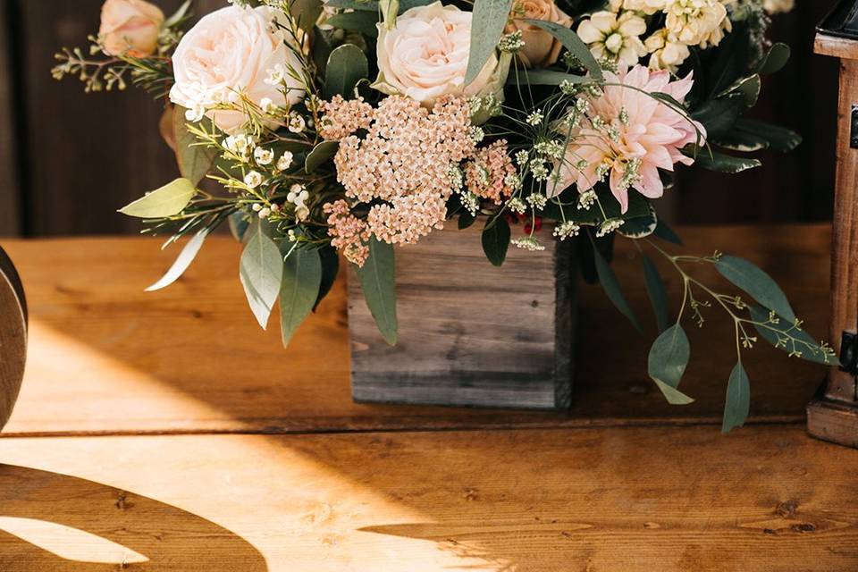 Welcome table flowers