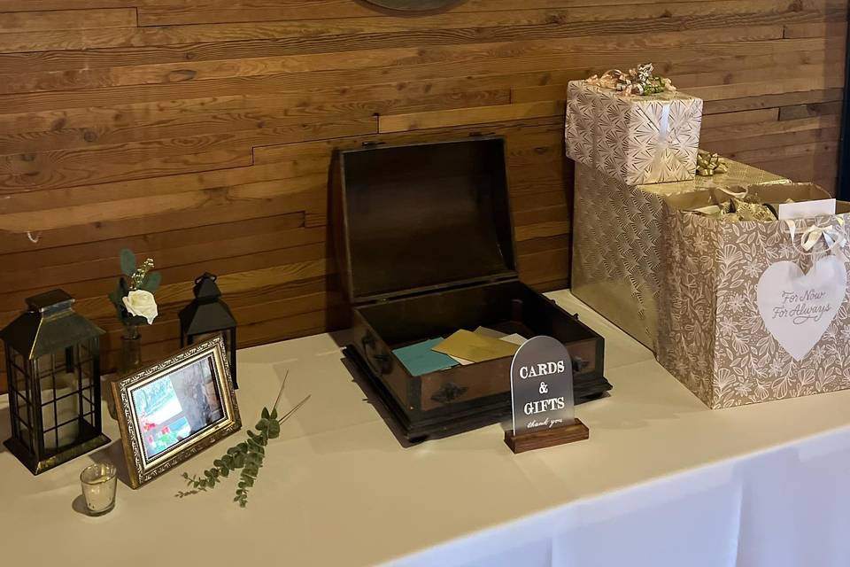 Card + Gift Table