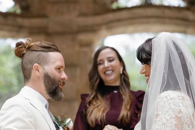 Bilingual Bliss with Carolina