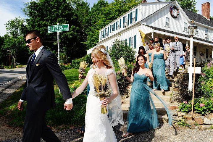 Bridal party procession