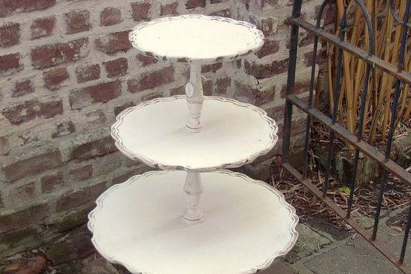 vintage 3 tier white table