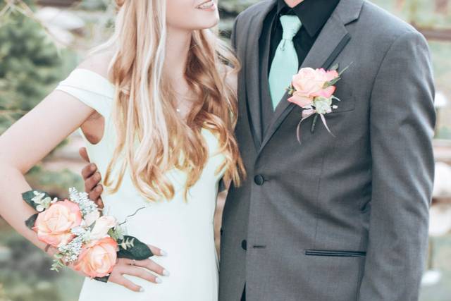 Classic loving portrait - Heather Sebesta Photography