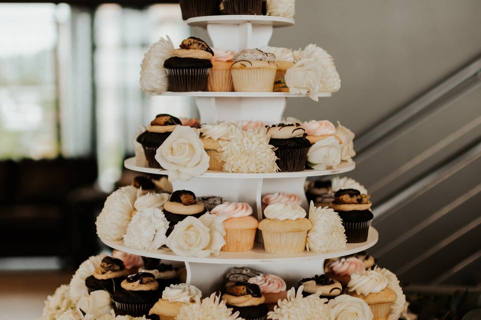Elegant cupcake display