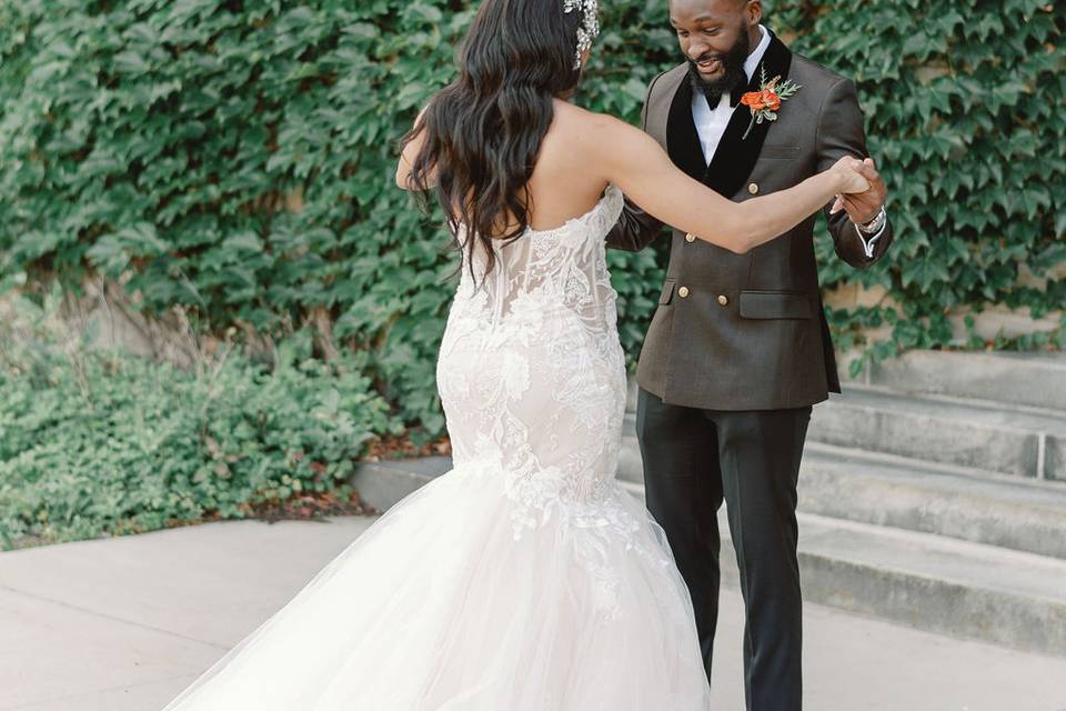 Groom excited to see bride