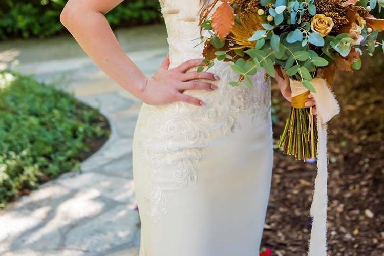 Fall Twin oaks wedding