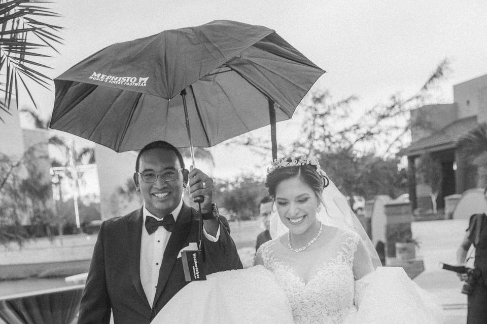 Bride groom in the rain