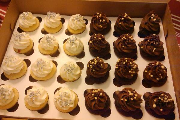 Carmen Cupcakes and Cakes