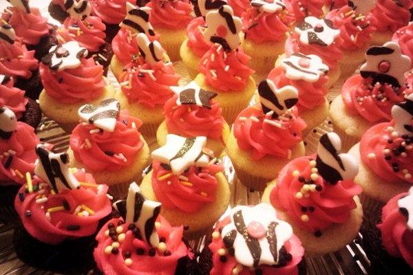 Carmen Cupcakes and Cakes