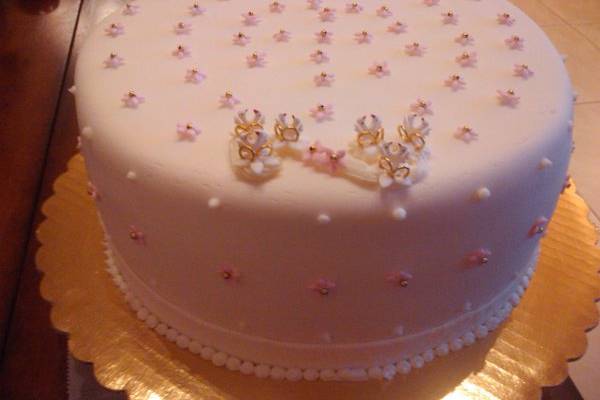 Carmen Cupcakes and Cakes
