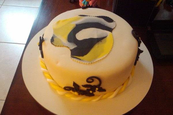 Carmen Cupcakes and Cakes