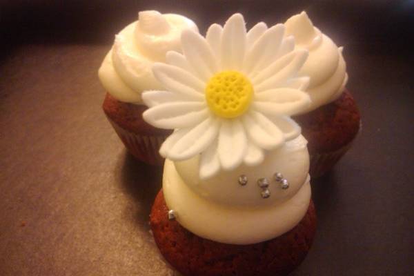 Carmen Cupcakes and Cakes