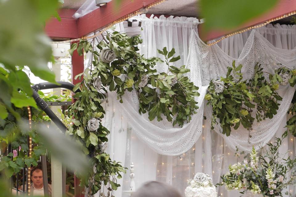 Vintage garden cake backdrop