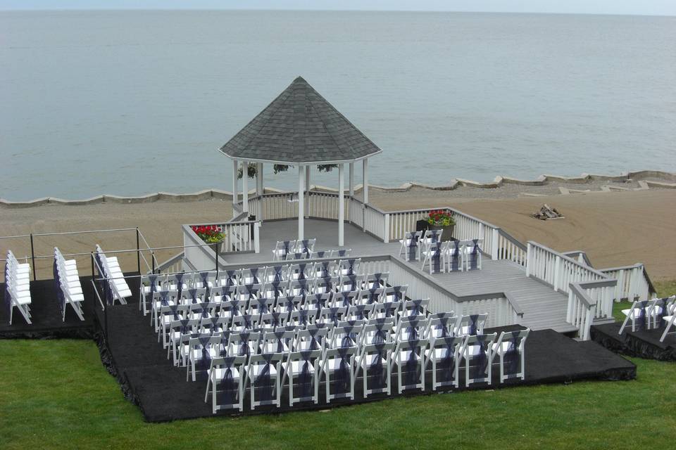 CUSTOM CEREMONY STAGE + SEAT 2