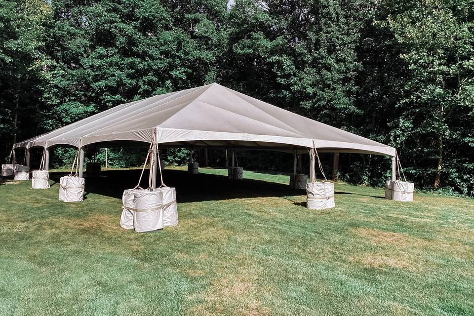 WEDDING TENT WITH WATER BARREL