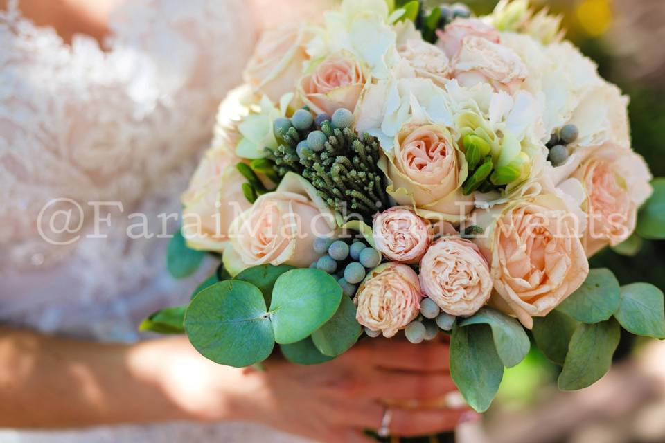 Light peach tone bouquet