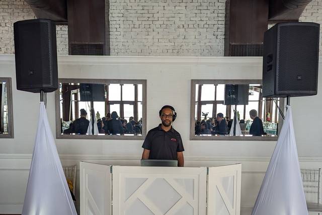 Hi, my name is Junior!