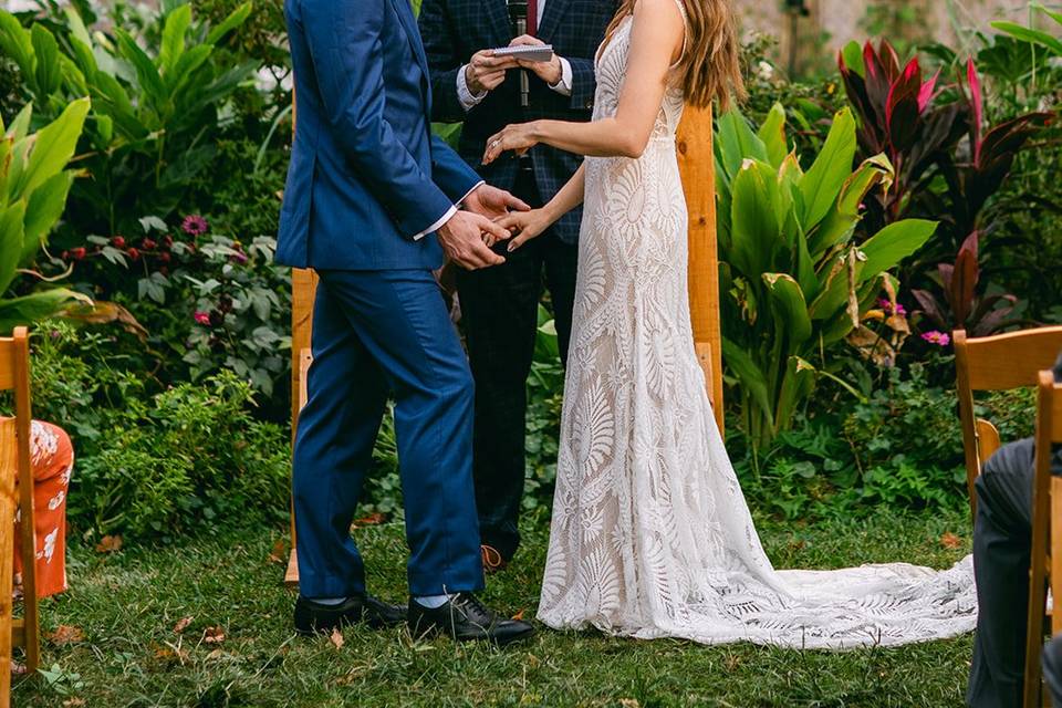 Garden couple