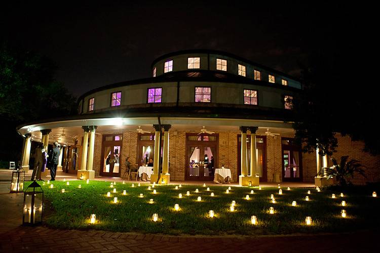 Audubon Nature Institute at night