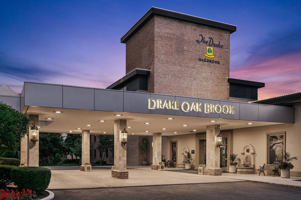 Fountain in Oakbrook Center before sunset - Picture of Oakbrook Center, Oak  Brook - Tripadvisor