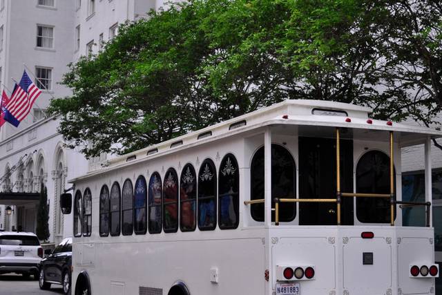 Acadiana Courier Limousine