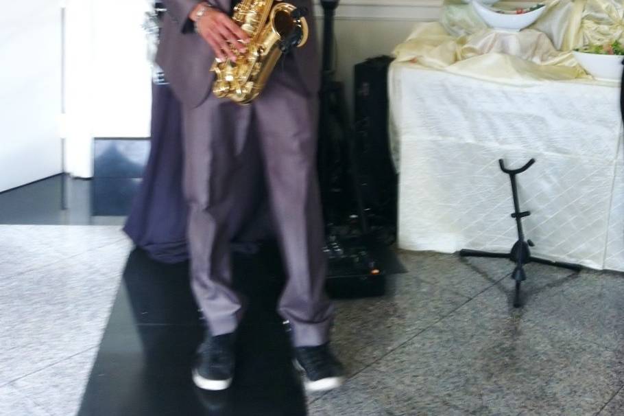 Amin Baghallian - Saxophonist