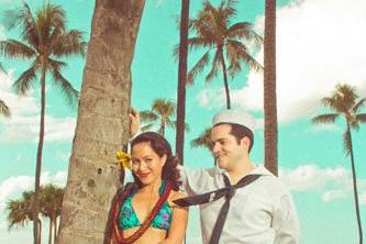 Retro hawaiian engagement photos