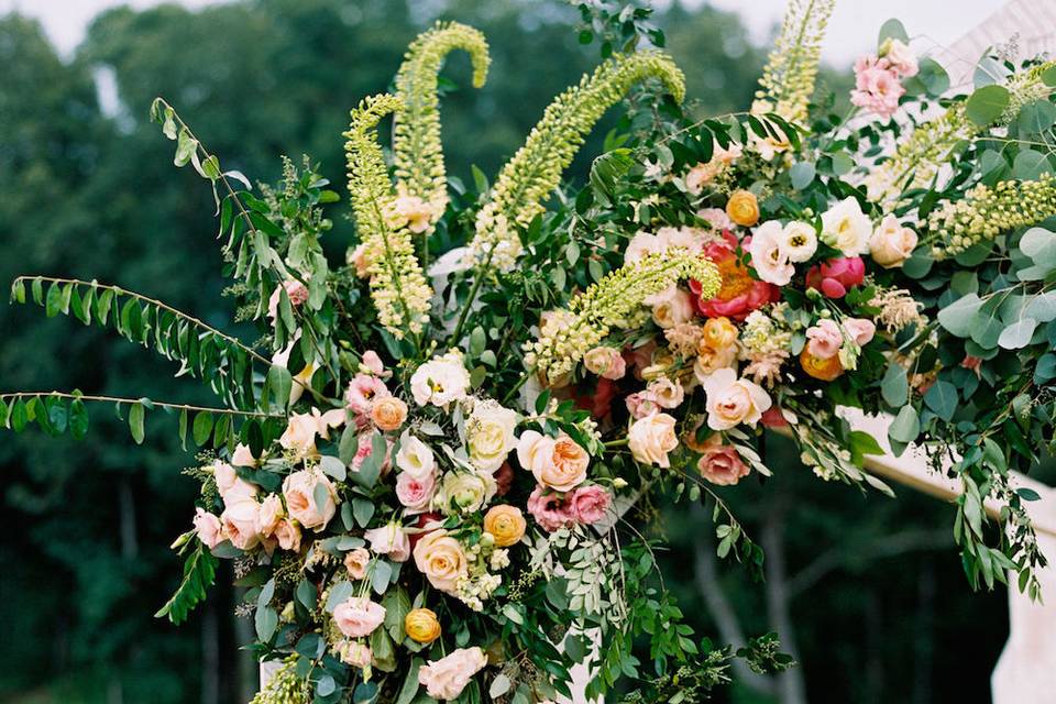 Floral arch decor - Finch Photo