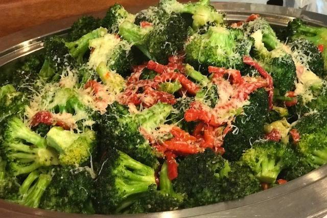 Broccoli with Roasted Peppers